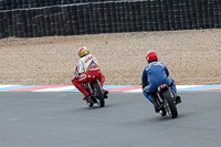 Vintage-motorcycle-club;eventdigitalimages;mallory-park;mallory-park-trackday-photographs;no-limits-trackdays;peter-wileman-photography;trackday-digital-images;trackday-photos;vmcc-festival-1000-bikes-photographs